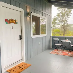 Hibiscus Hale, Full Kitchen, King Bed, Parking Apartment Keaau